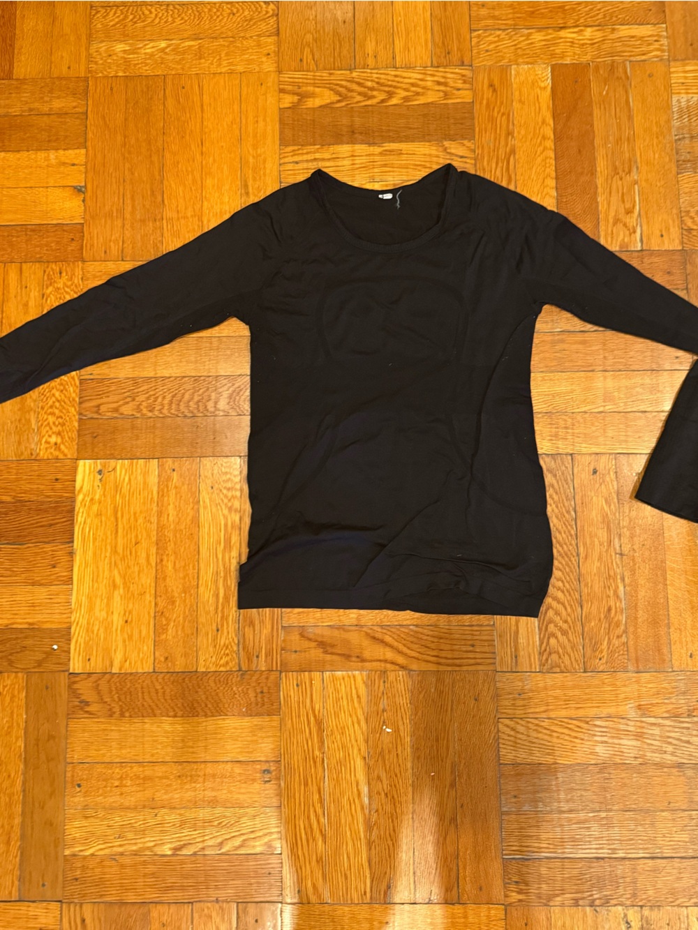 lululemon athletica Black Long-Sleeve Women's Tee